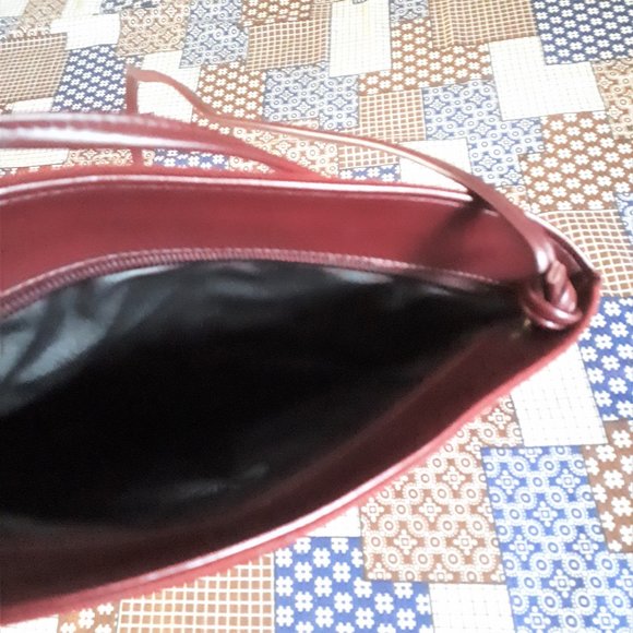 Vintage 1980s Cabrelli Burgundy Velvet Crossbody Bag - Picture 4 of 6
